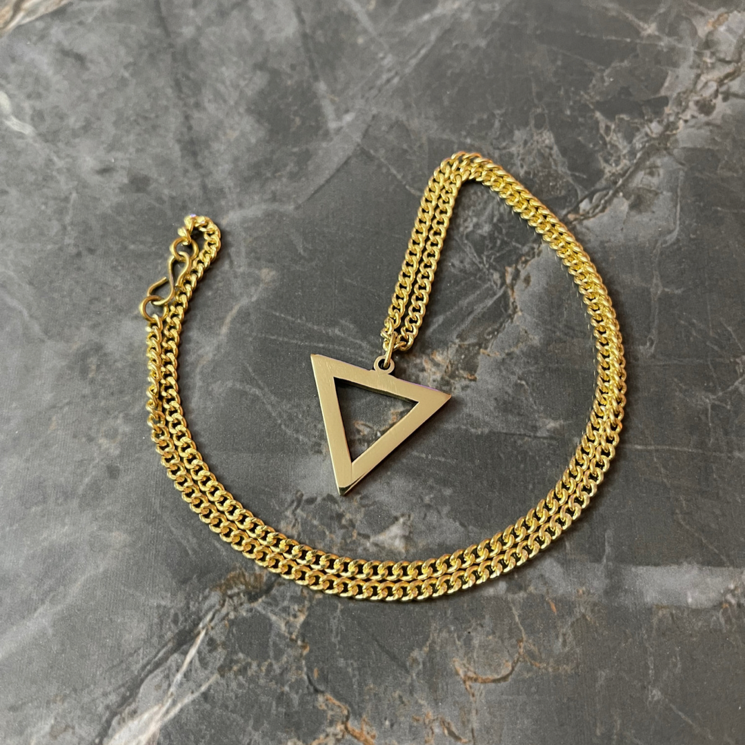 Plain Triangle Necklace